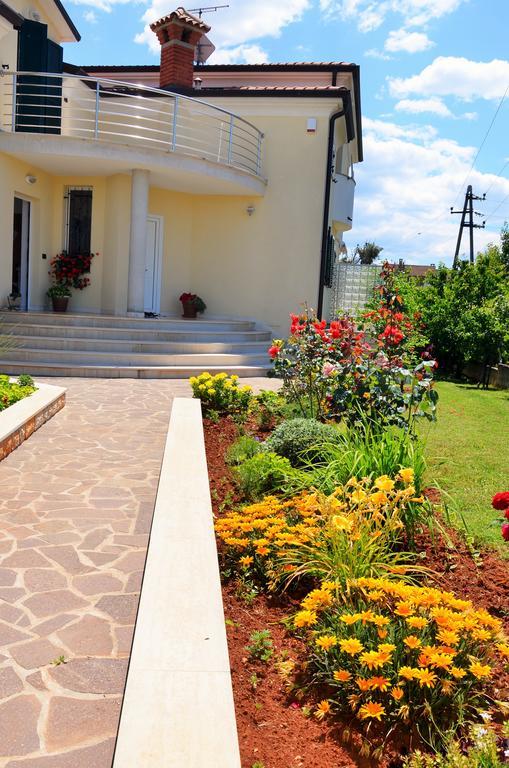 Apartments Sv. Pelegrin Umag Ngoại thất bức ảnh