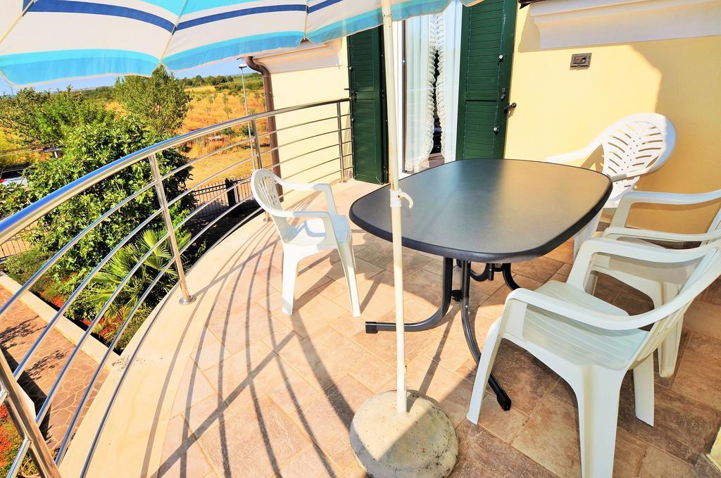 Apartments Sv. Pelegrin Umag Ngoại thất bức ảnh